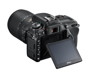 Цифровая фотокамера Nikon D7500 18-140 VR Kit Black